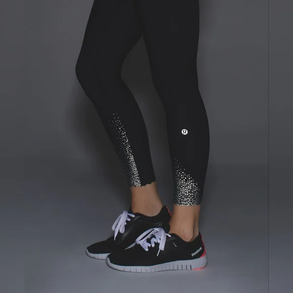 Lululemon sales tight stuff